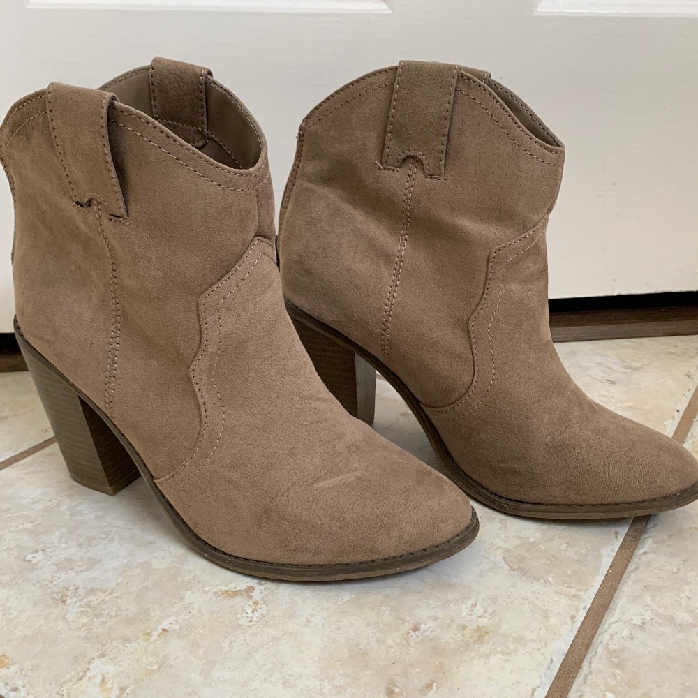 Tan bootie